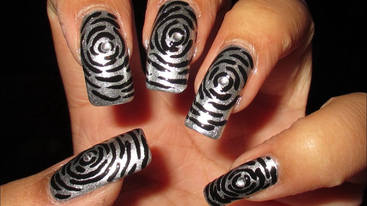 Black & Silver Circles Nail Art Tutorail (Nail Art April #4)
