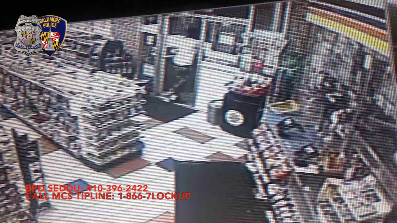 Southeast District Detectives Attempt to Identify Assault & Robbery Suspect