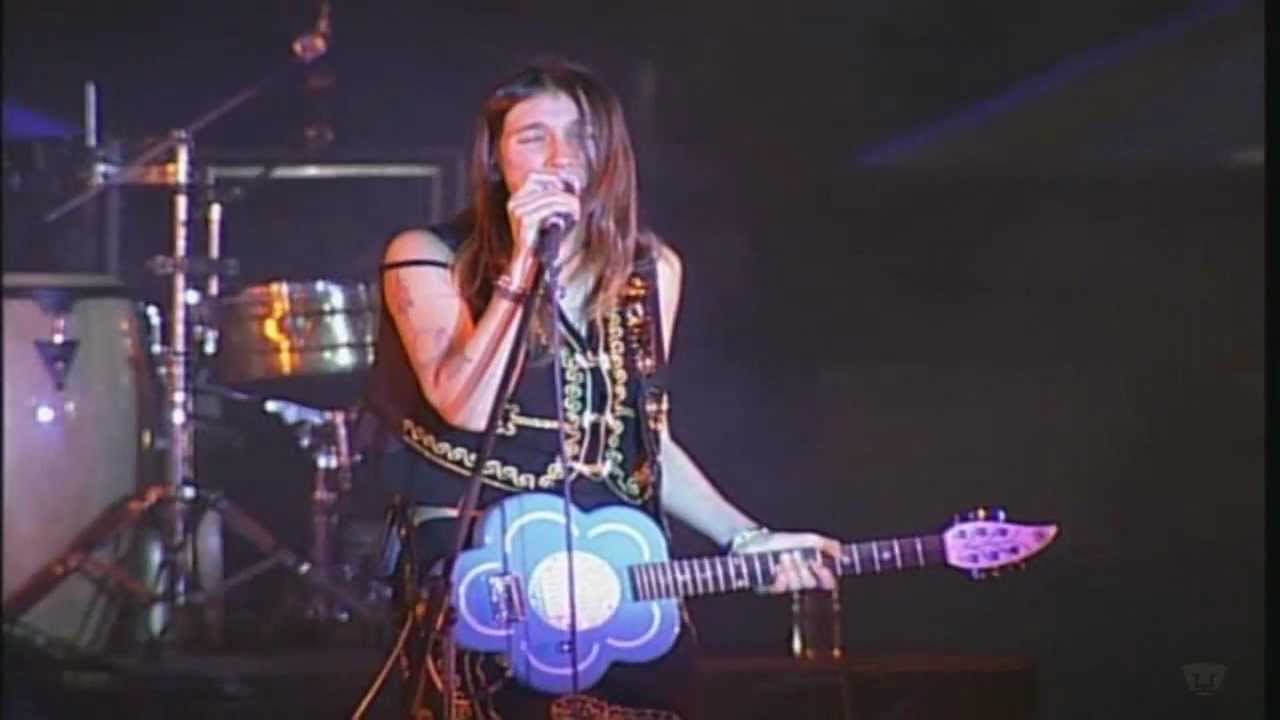 Aterciopelados -Florecita Rockera en vivo Festival Internacional Cervantino 2001