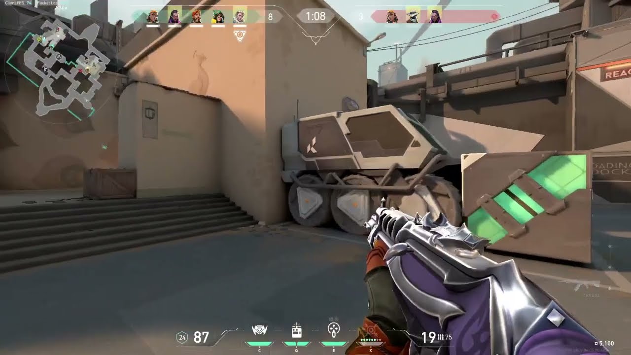 Default vandal vs Reaver vandal Reaver vandal buff #valorant #flick #raze #reaver #vandal