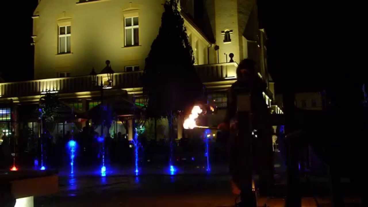 BuskerBus 2015- Light Chili and the Fireshow (Ania Klimek, Blaze, Xenia Tartari)