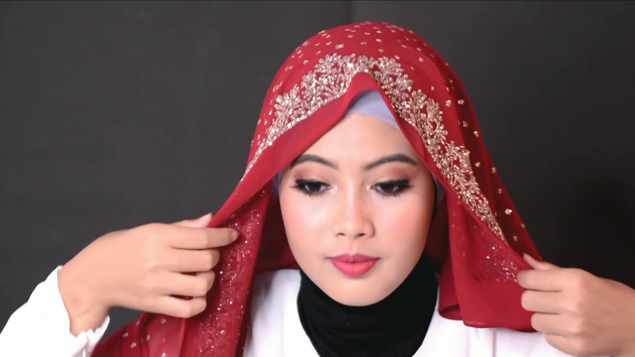 MIYAOSHOP แนะนำ วิธีคลุม ผ้าชีฟอง แต่งกากเพชร ผ้าฮิญาบแบบพันยาว สวยๆค่ะ Cr. Hijab tutorial by Teemah