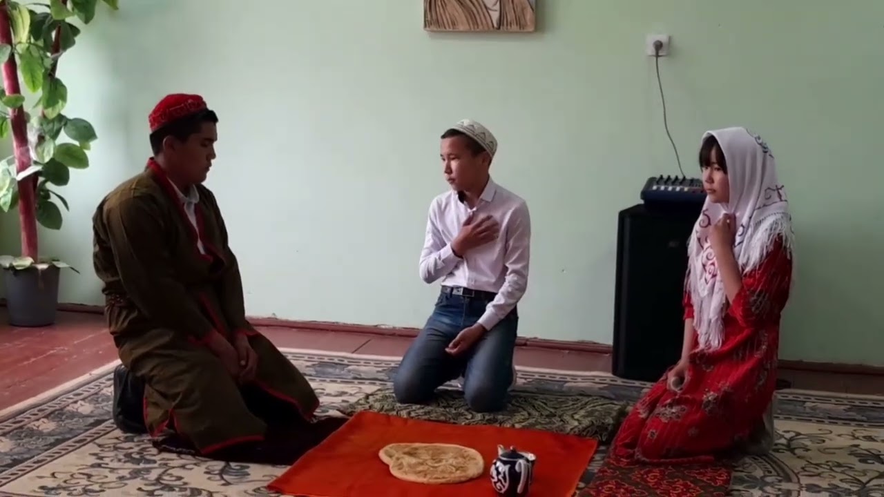 Ажинияз Косыбай улынын балалыгы. Сахналык коринис. Нокис районы 17-мектеп окыушылары