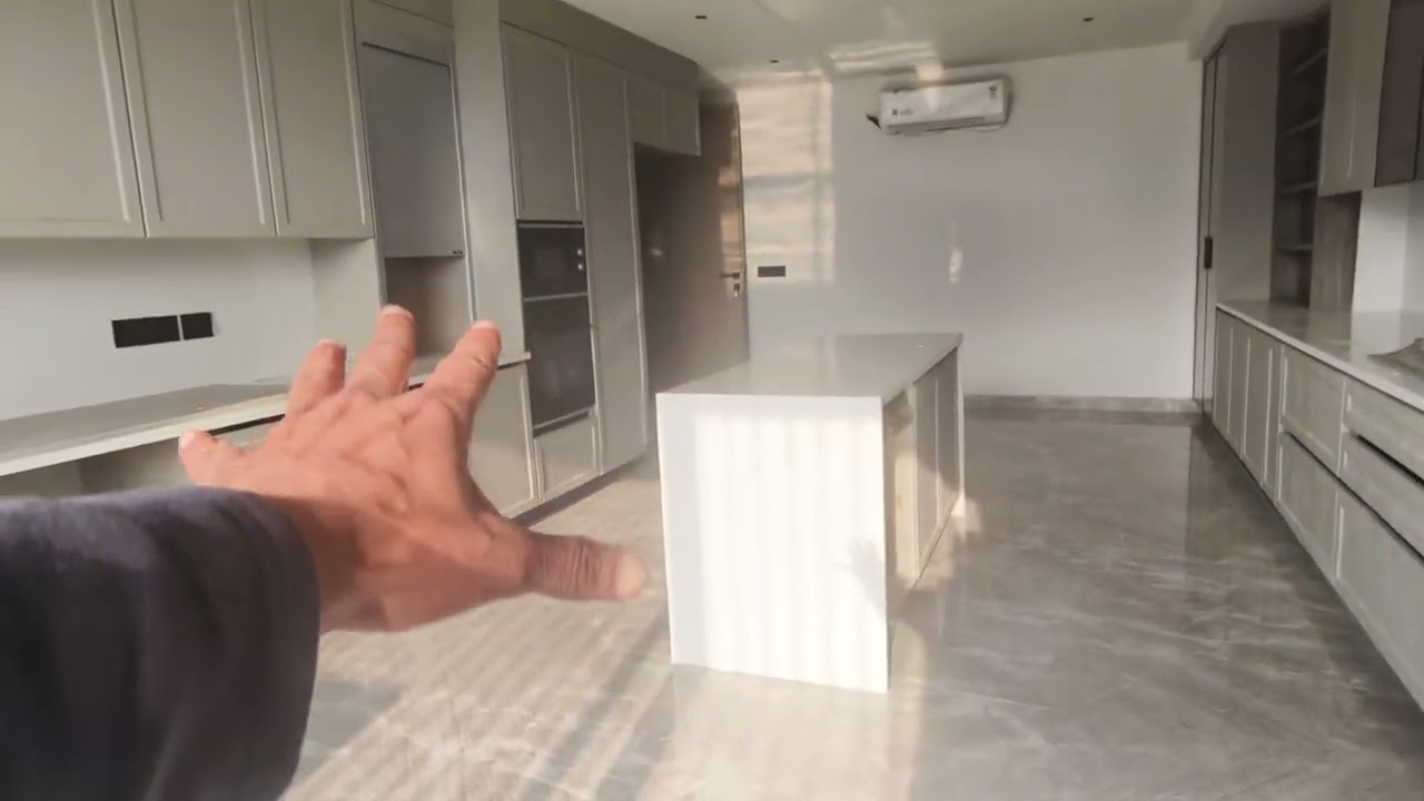 Real property ultra luxurious builder floor plot size 500 gaj 4 bhk DLF phase 2 Gurgaon 8527130189