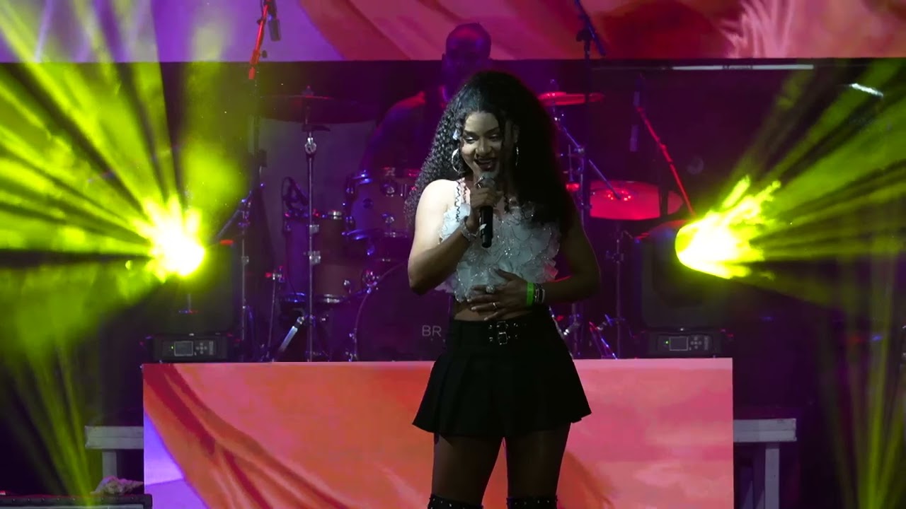 Fatima Live Performance  | La Nuit Des Jeunes 2024