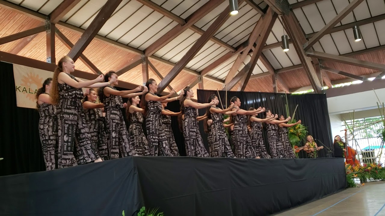The Lim Family - Pua Olena ft. Halau Kalaakeakauikawekiu