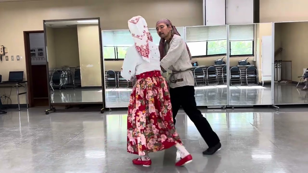フォークダンスを楽しむ会　アレキサンドロフスキー　山のロザリア　Alexandrrovsky (ロシア)