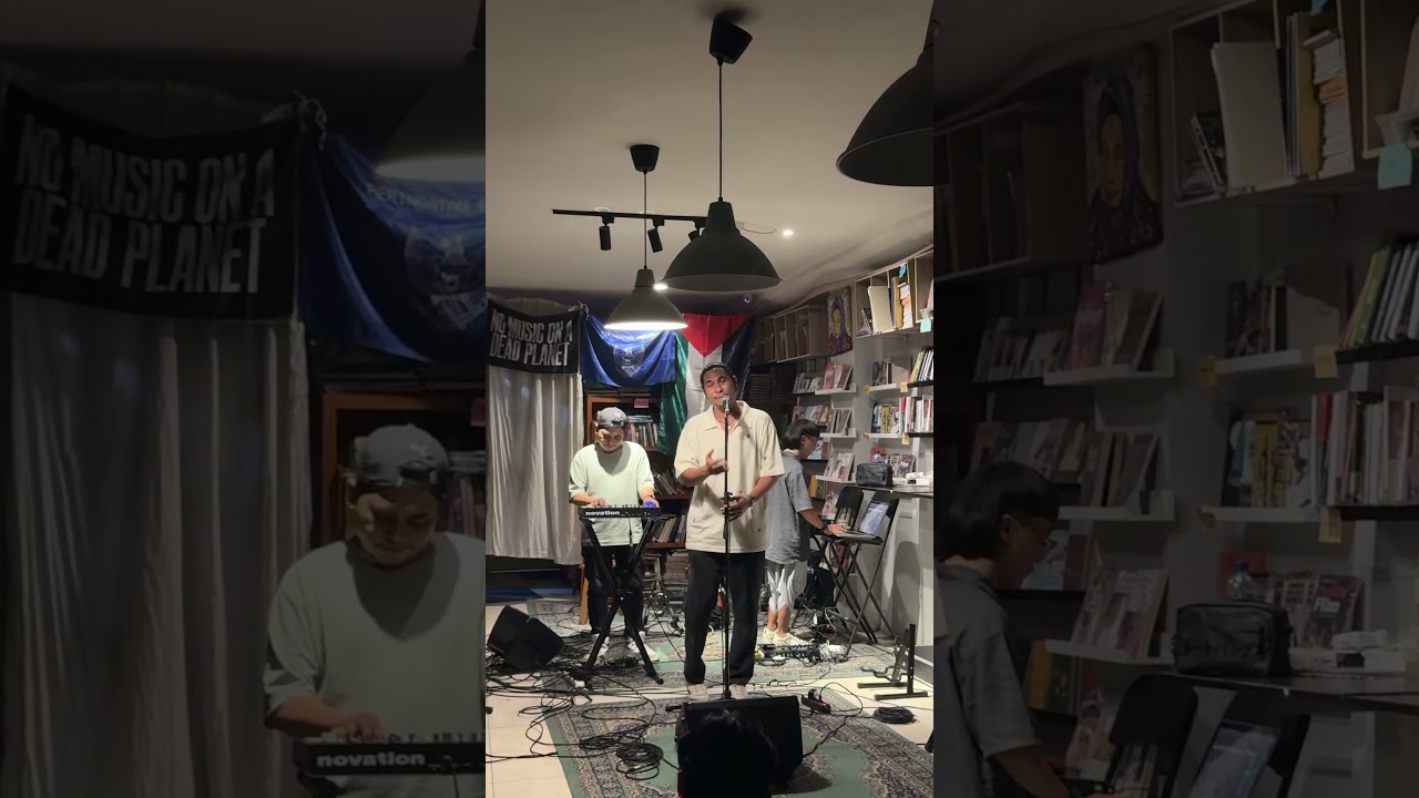 Peluk Dirimu - Live Performance - @KiosOjoKeos