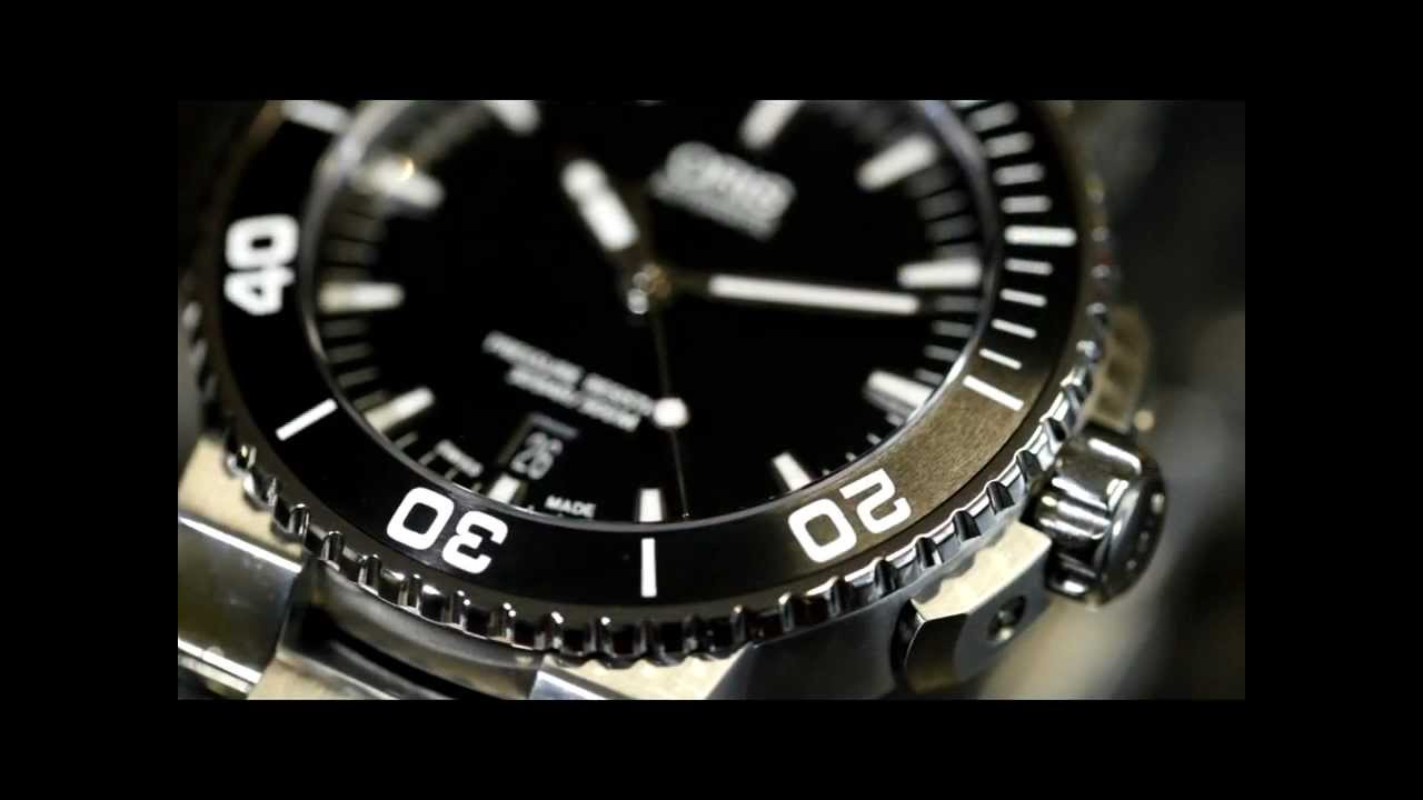 Oris Watch Review - Aquis Date Black & Blue Dial