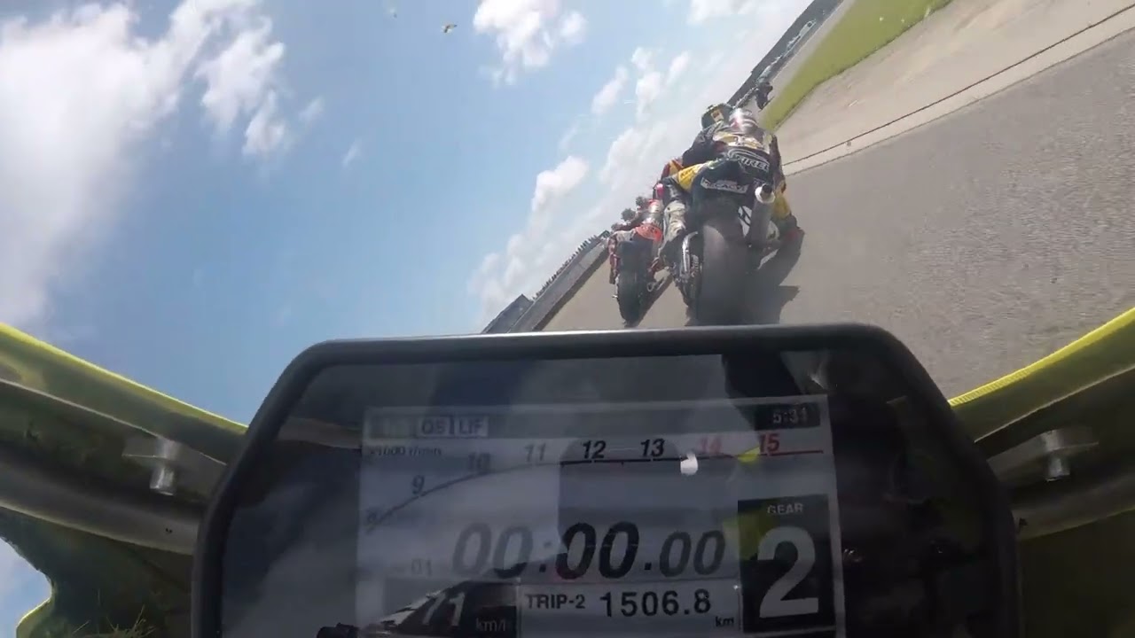 Fontenay-le-Comte moto 1.08.1 Yamaha R1 2015