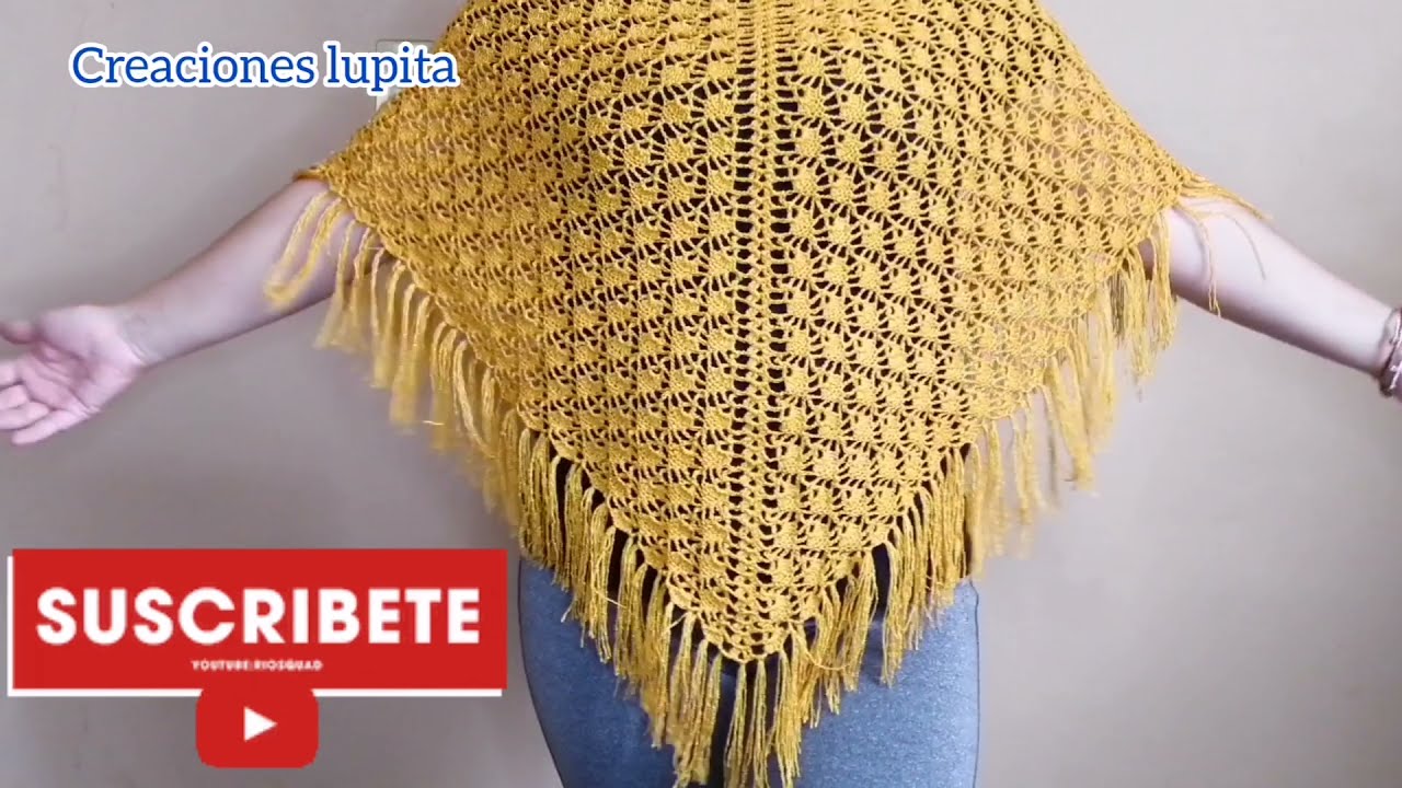 Capa hecha a crochet de piñas pequeñas