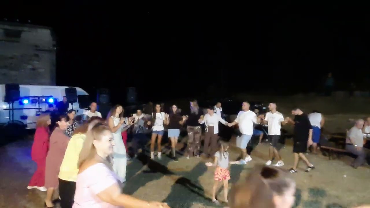 Feste ne Rreja Zeze kendon Angjelina Nikolli Mena