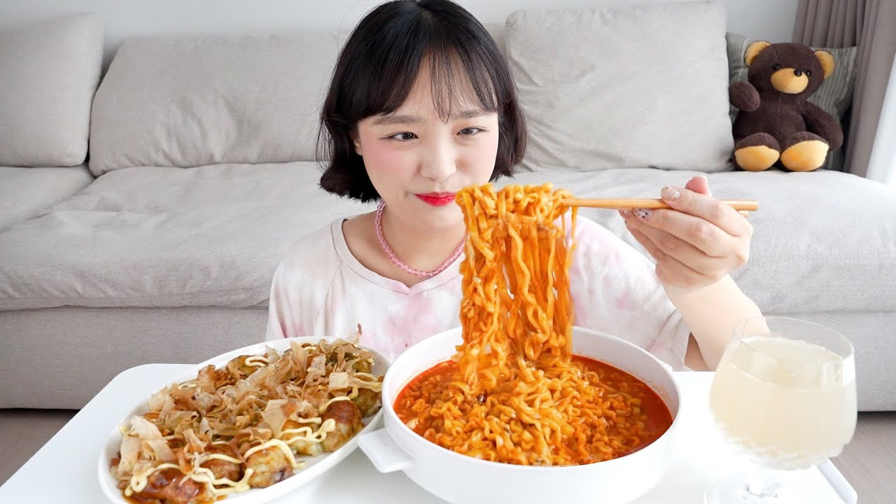 노브랜드 타코야끼와 불닭볶음탕면 먹방🔥뭐야 완전 타코야끼 트럭하고 맛 똑같쟈나🫢❤REALSOUND MUKBANG | Takoyaki,Fire noodle :D