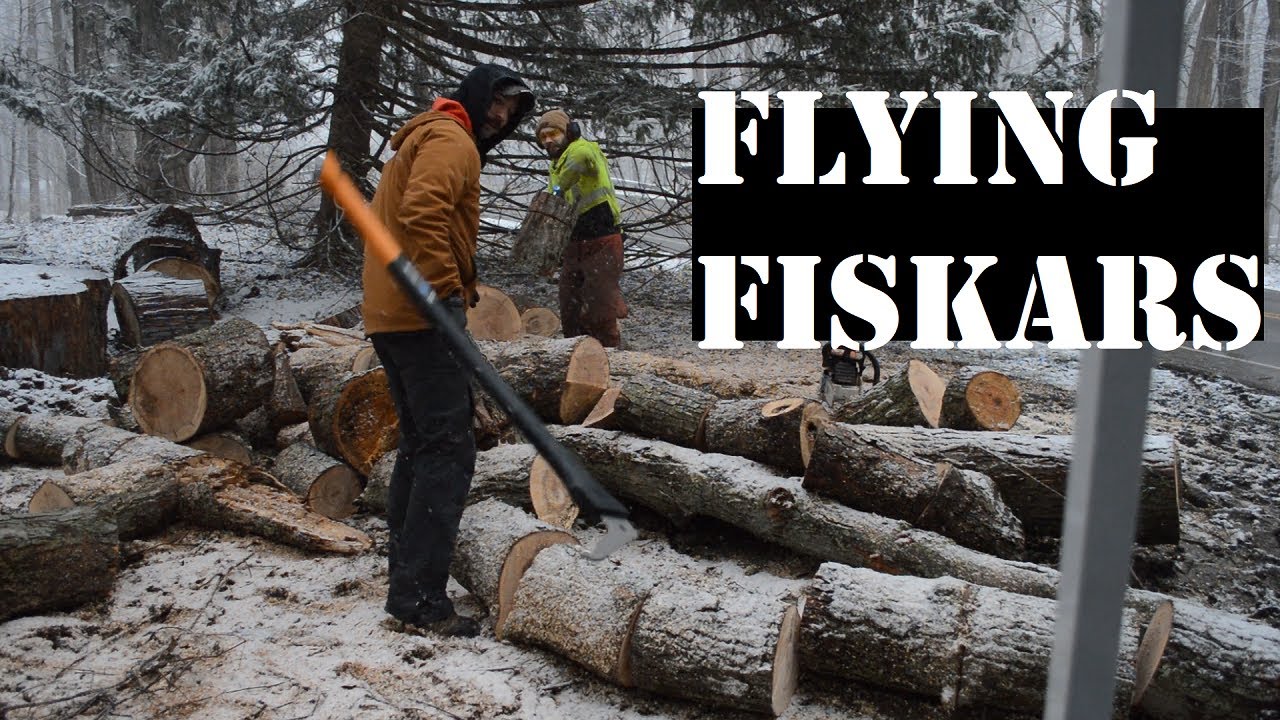Fiskars Hookaroon — незаменимый инструмент для разведения дров
