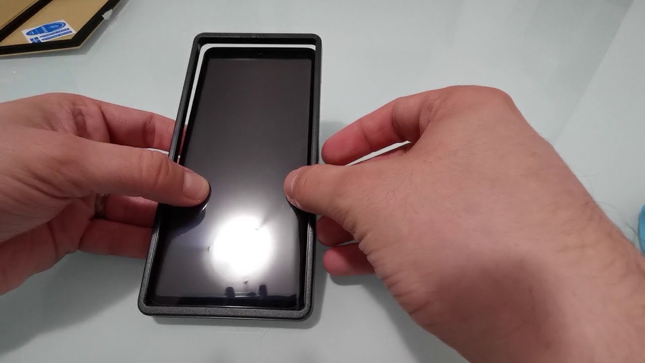 How to perfectly apply a tempered glass screen protector on a Huawei P30 Pro