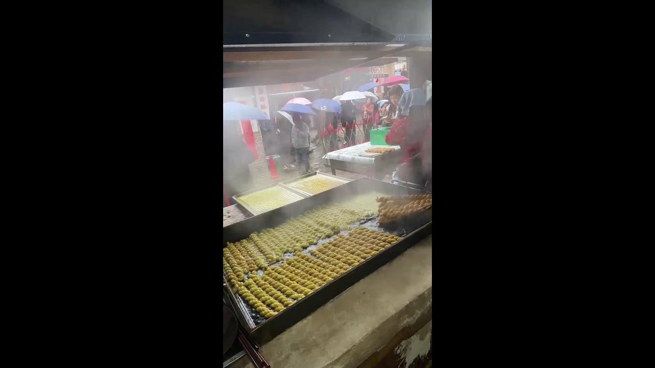 Magical Chinese street food 神奇的中国街头美食  不思議な中国の街グルメ