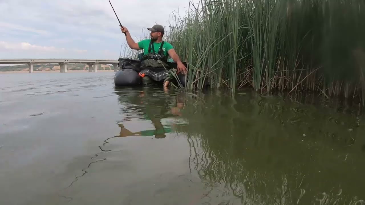 Pescuit la PLUTA din BELLY BOAT. Am prins CARAS unul dupa altul si un somn mutant !!!