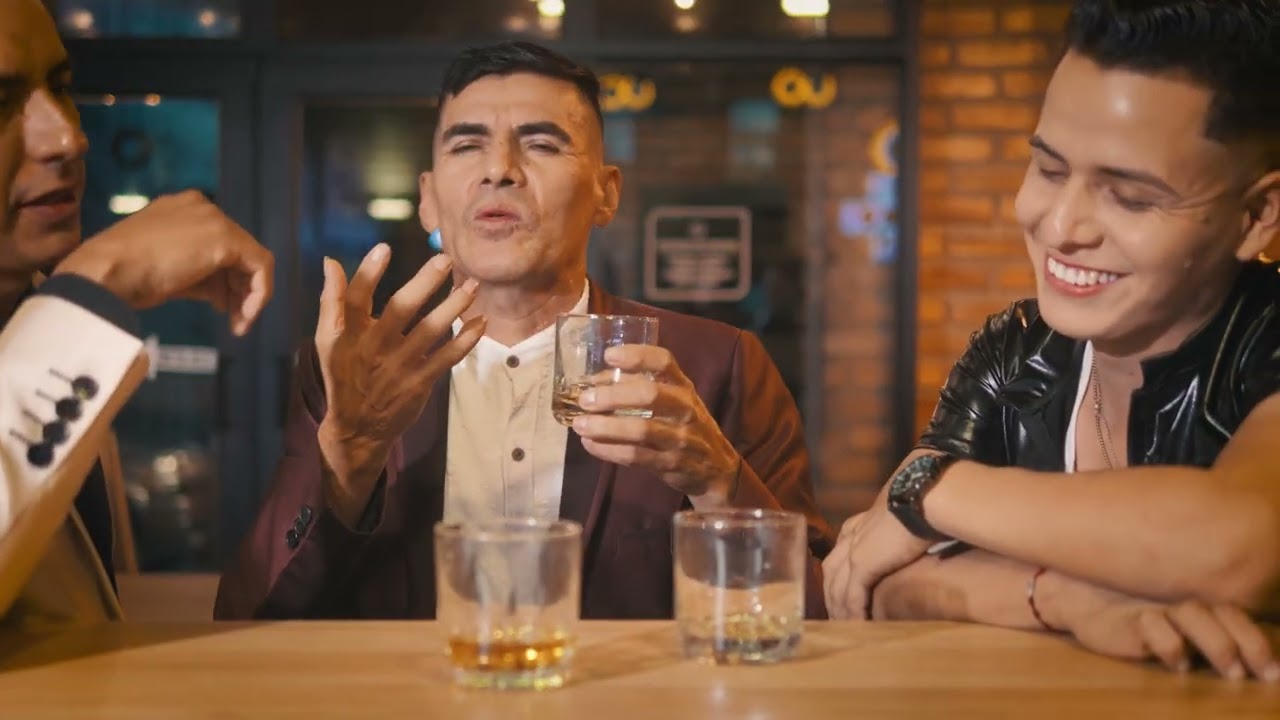 Agüita De Calzón - Miguel Angel Azuero - José Azuero - Guillermo Maldonado - (Video Oficial) 