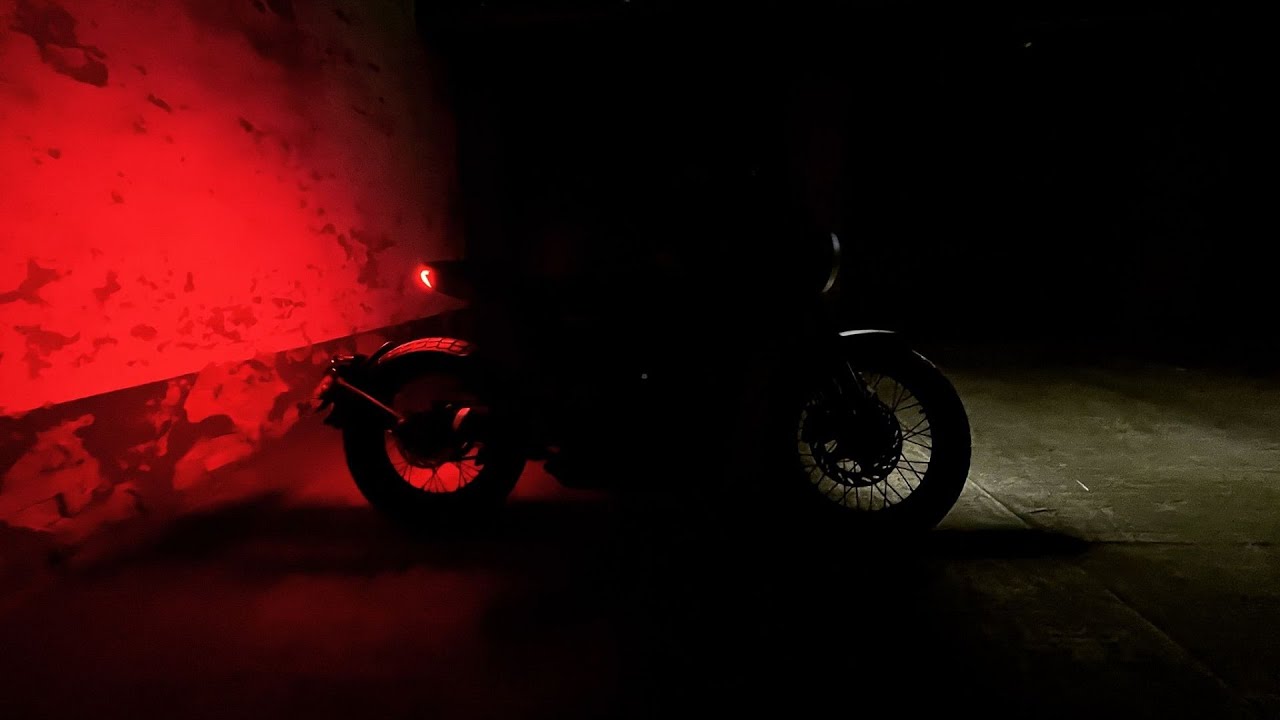 RAZXR22 | Brixton Crossfire 125 | Night Ride #tunnel #berlin