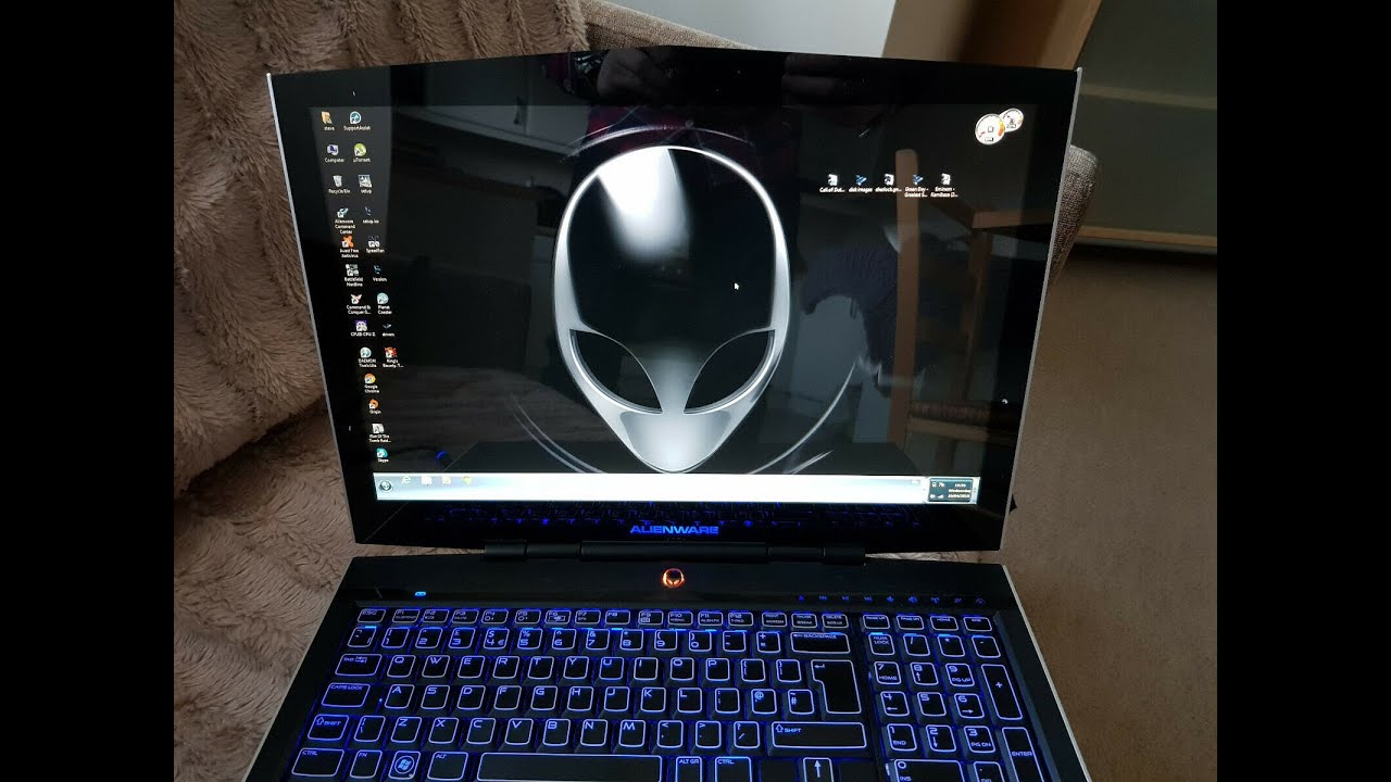 How to replace motherboard in Alienware M17x R2 Part 1
