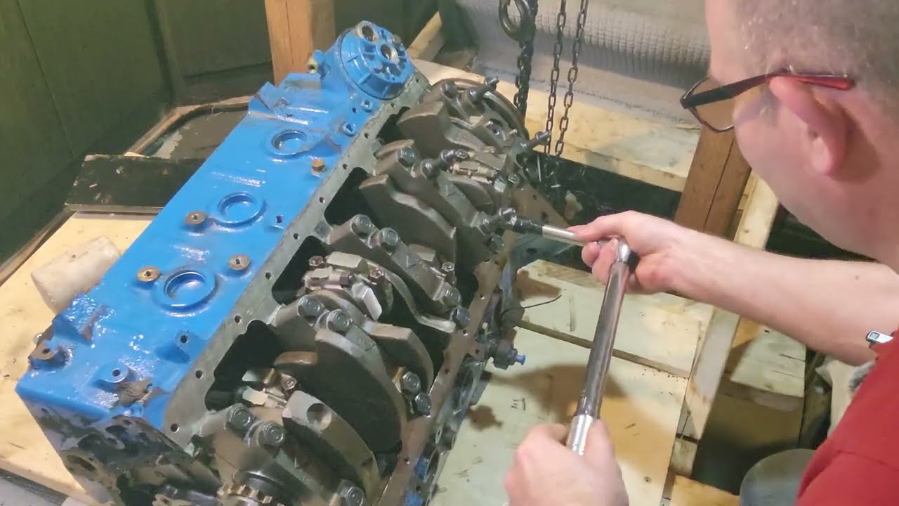 The rebuild begins! Installing the pistons and bottom end on my Crusader 454 marine engine