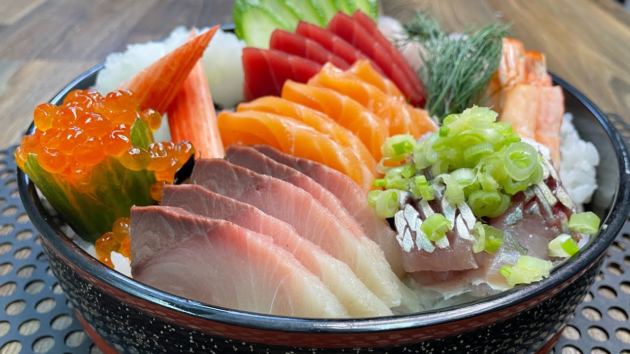 FRESH SASHIMI lN SUSHI RICE BOWL | Mixed Sashimi  Sushi Rice Bowl | The Private Sushi Chef