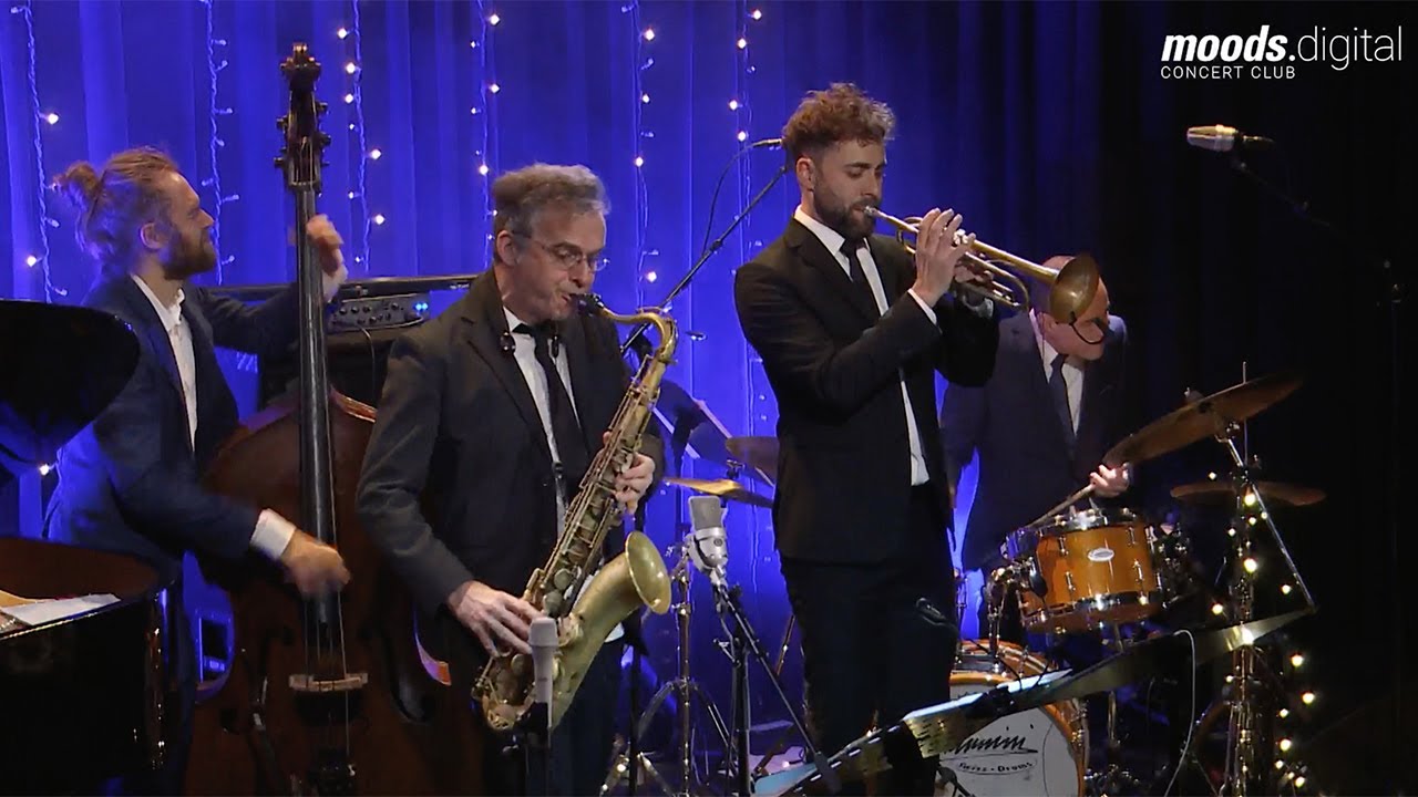 Raphael Jost's Swingin' Christmas - Santa Claus Is Coming To Town (live at Moods)
