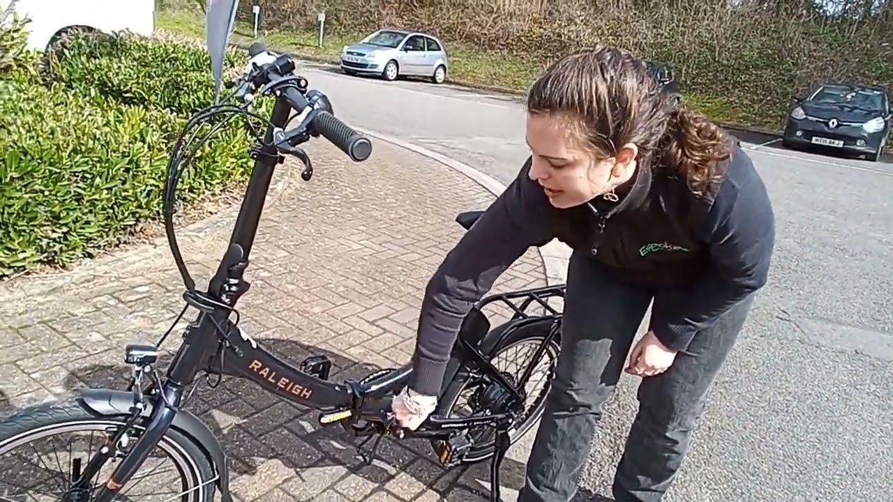 How to fold and unfold the Raleigh Stow-e-way Electric Bike