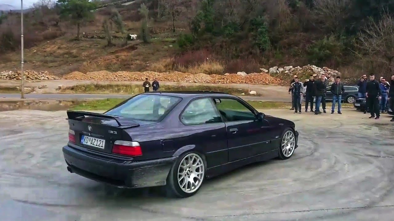 BMW E36 M3 3.2 donuts