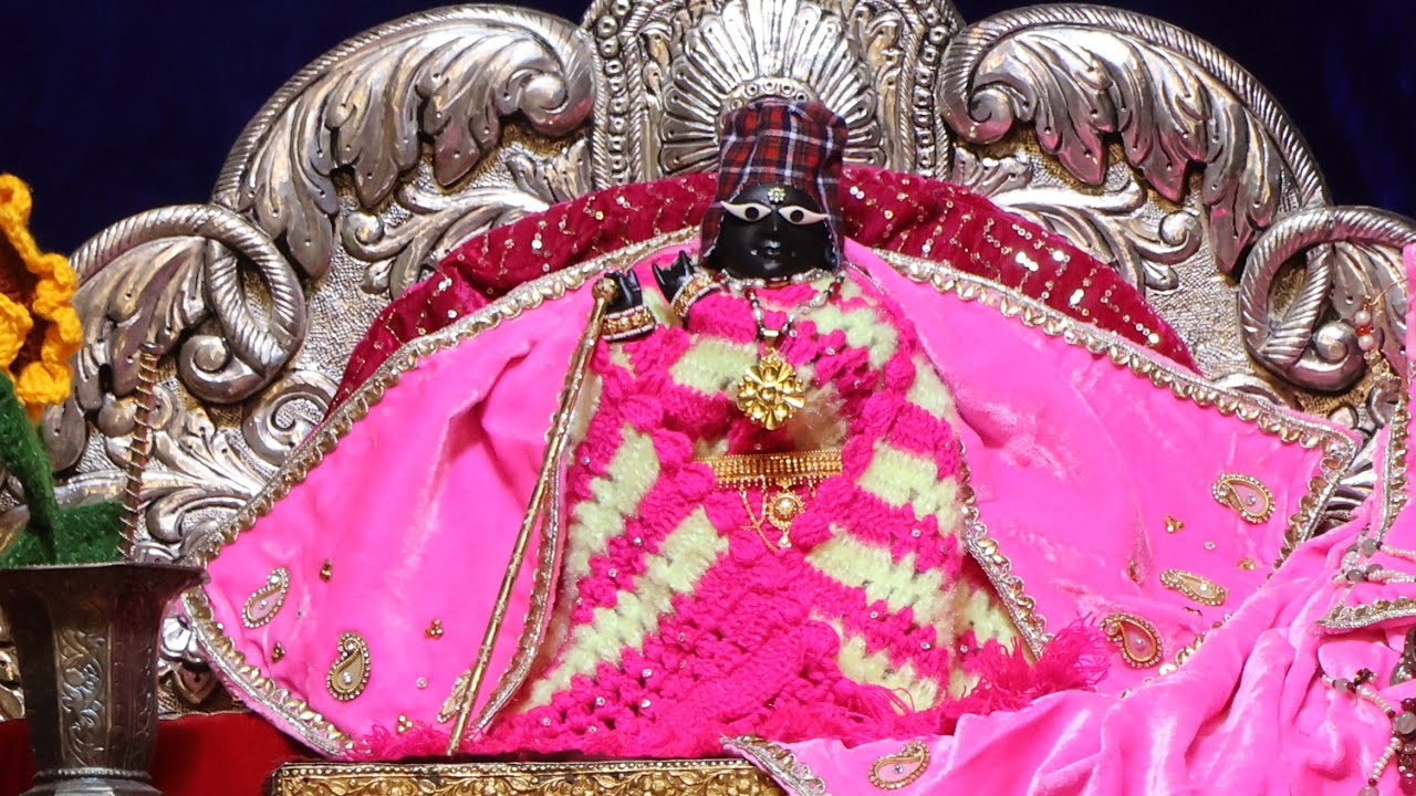 Daily mangla arti darshan from Vrindavan#manglaarti #peaceofvrindavan #trendingshorts #bankebihari 