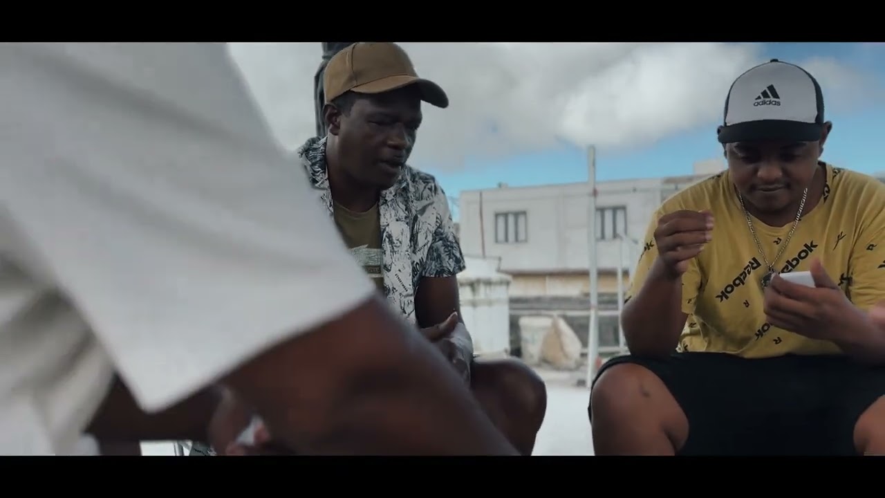 ESKAPAD & MR SNYP - TRASE ( CLIP OFFICIEL )