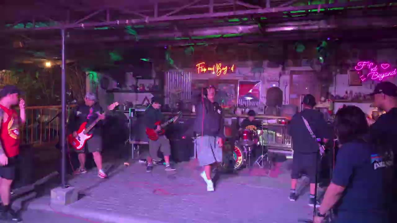 Straight 2 Da Point (live)