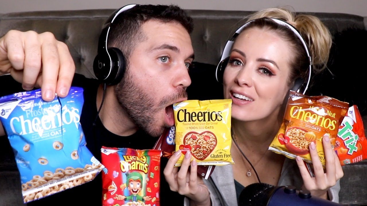 Boyfriend Girlfriend ASMR Eating Cereal CRUNCHING, MILK