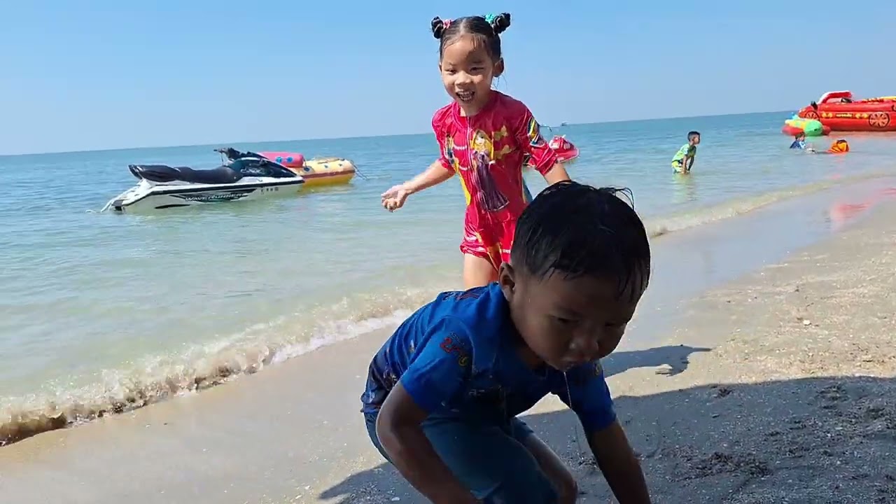 พาเด็กๆเที่ยวบางแสนครับ