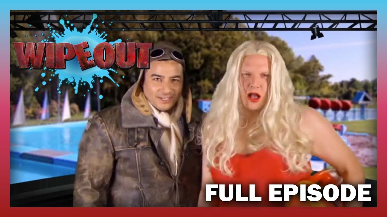 Capes, Crashes & Catastrophes! | Full Episode | Wipeout Canada | S1 E9