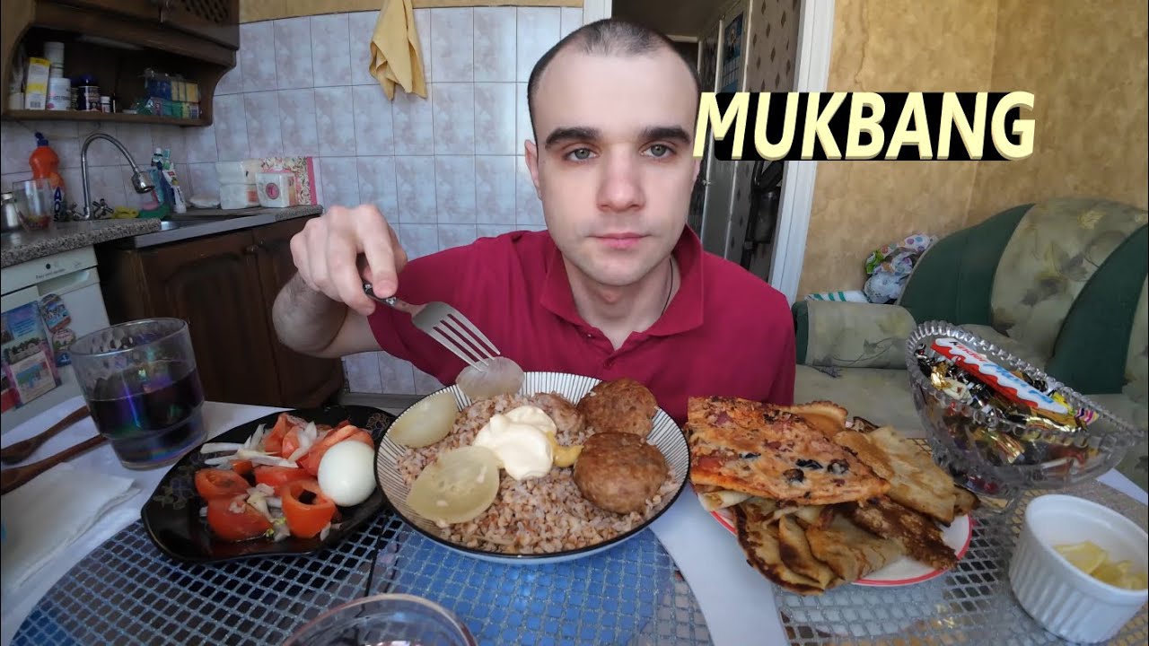 МУКБАНГ БЛИНЫ С ВАРЕНЬЕМ / ПИЦЦА / ГРЕЧКА С КОТЛЕТАМИ / ПОМИДОРЫ С ЛУКОМ / EATING MUKBANG ASMR АСМР