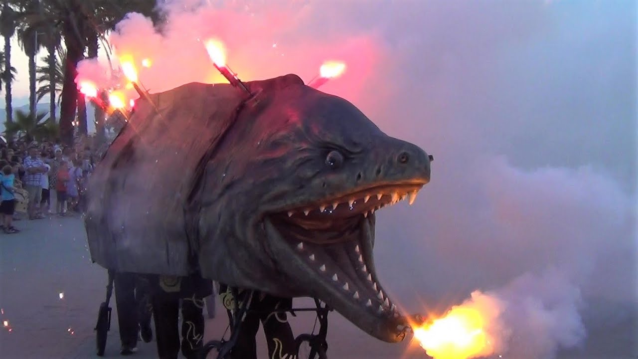 Correfoc a la revetlla de Sant Joan a Salou 2022