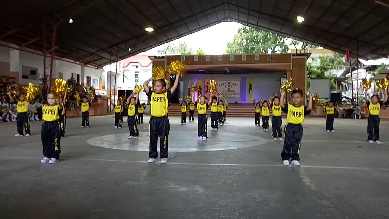 Kindergarten pupils hey mickey