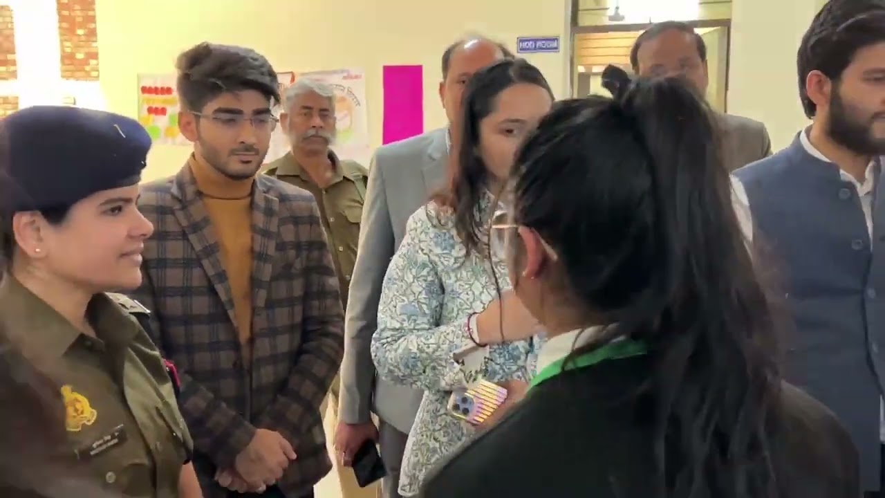 DSP DAURALA MS SUCHITA SINGH IN MAHAVEER UNIVERSITY MEERUT