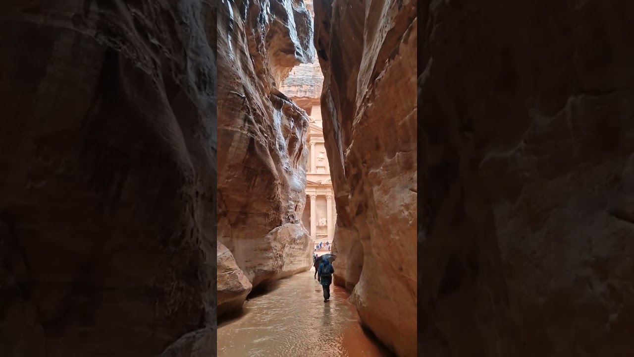 Petra - through the Siq to the Treasury