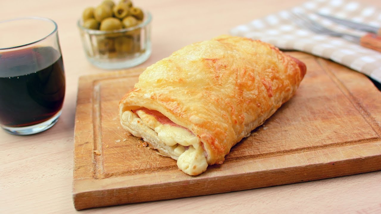 Ham & Cheese Croissants - Easy Ham & Cheese Puff Pastry Croissant Recipe