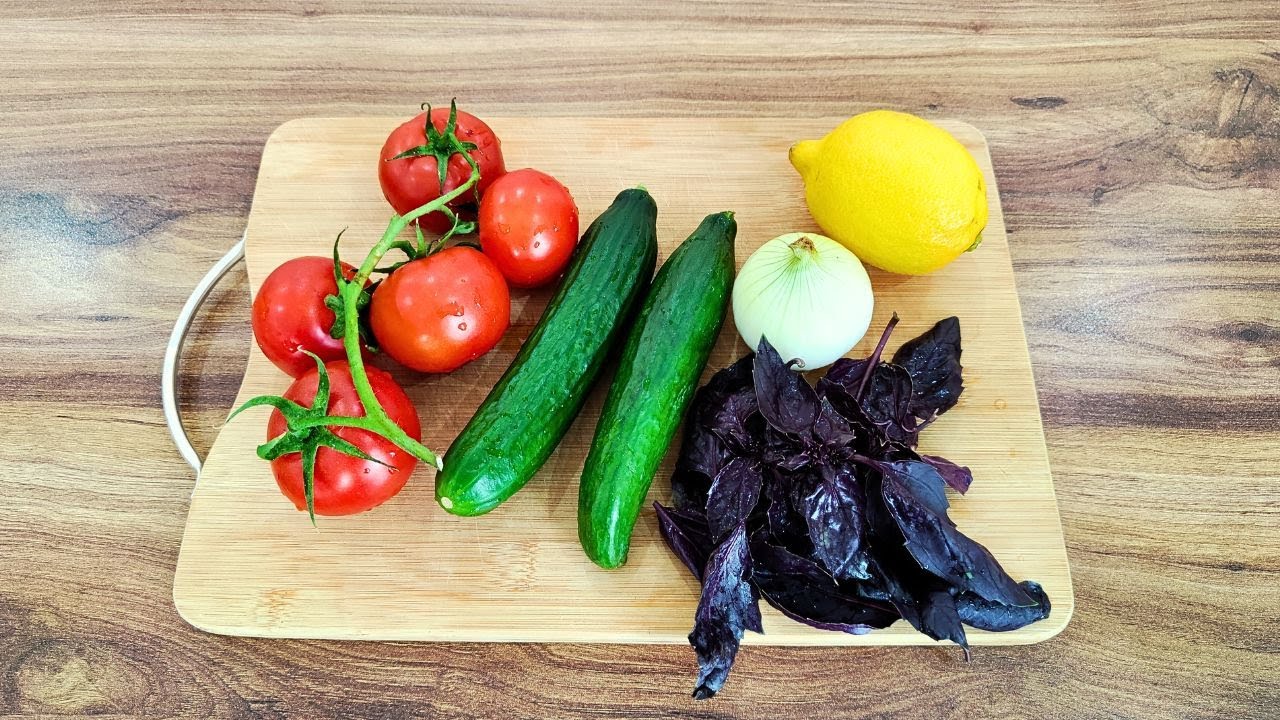 THE MOST DELICIOUS AND FRESH SUMMER SALAD RECIPE EVER !
