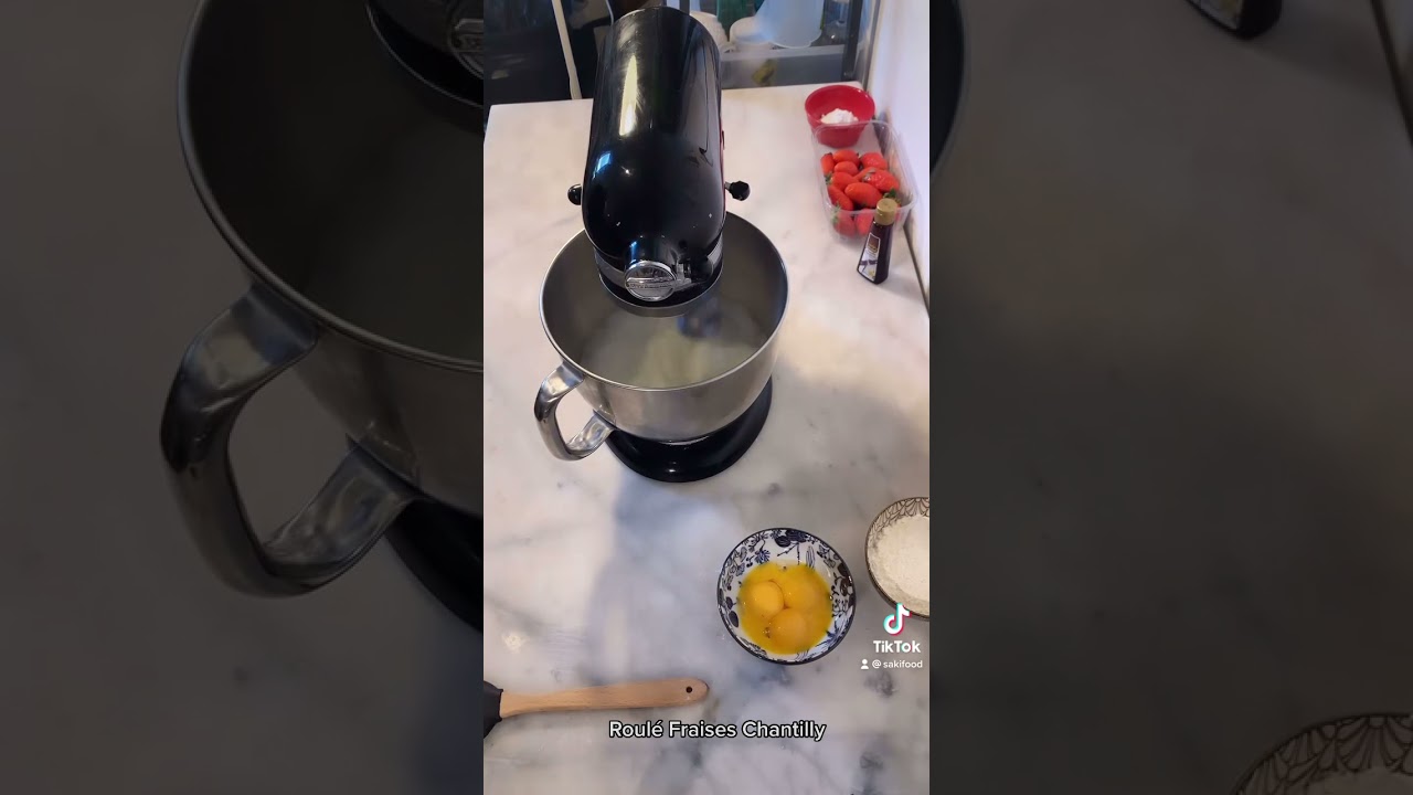 Recette du Roul&eacute; Fraise Chantilly