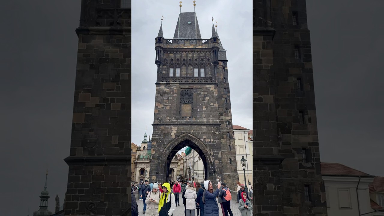 Charles Bridge (Prague 🇨🇿) #shorts #architecture #art #travel #travelvlog #prague