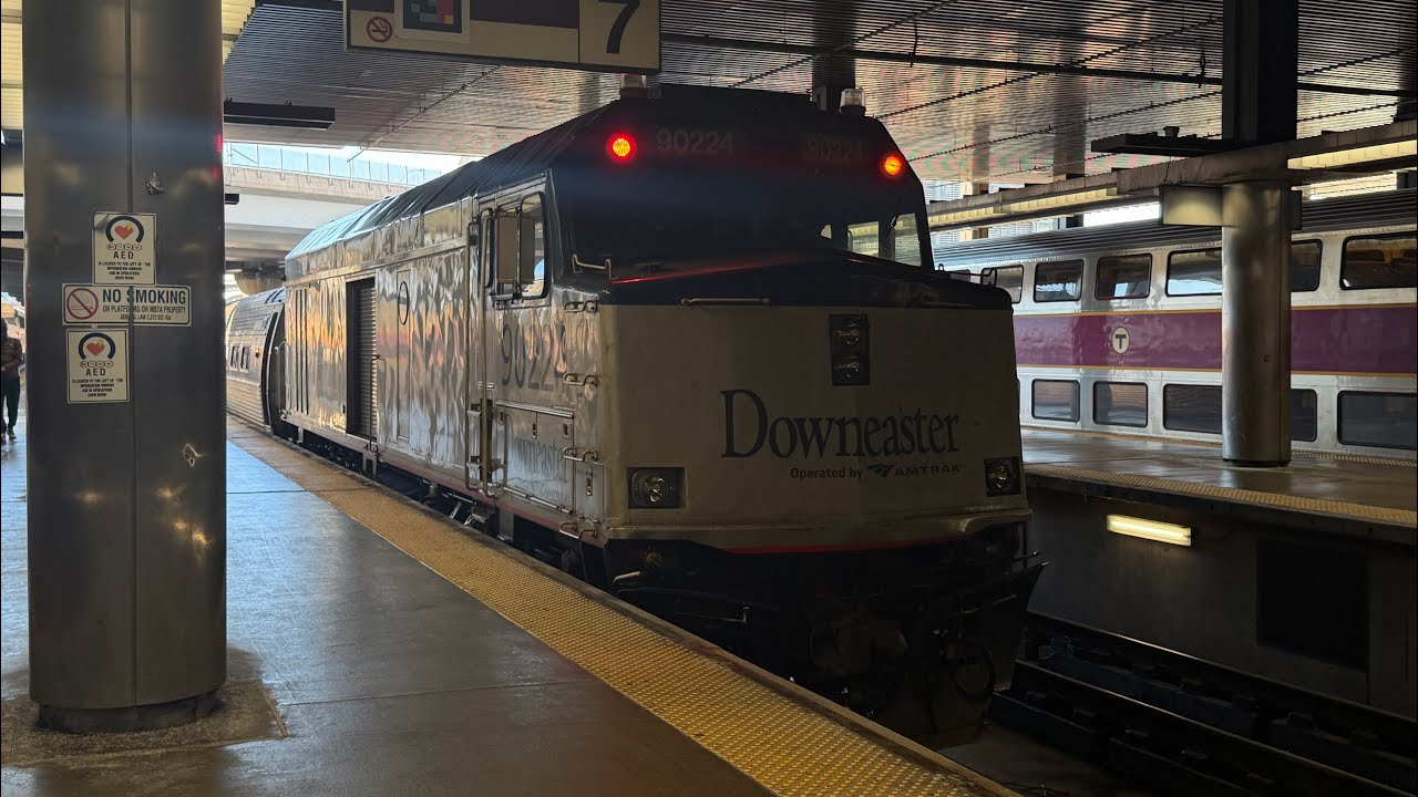 Amtrak: Downeaster Train #686 arriving at North Station