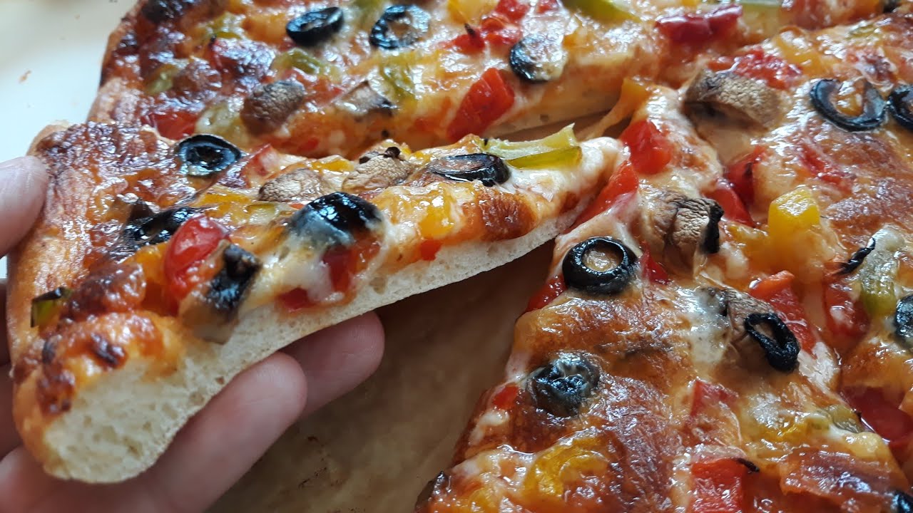 بيتزا هت بعجينة خفيفة قطن بدون عجن  مع ثلاثة أفكار لتزينها😍😍😍من مطبخ ماما زهور pizza hut