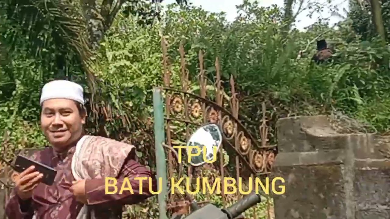 Pemakaman 2 Jenazah almarhuma Bikan dan Napsiah Batu Kumbung