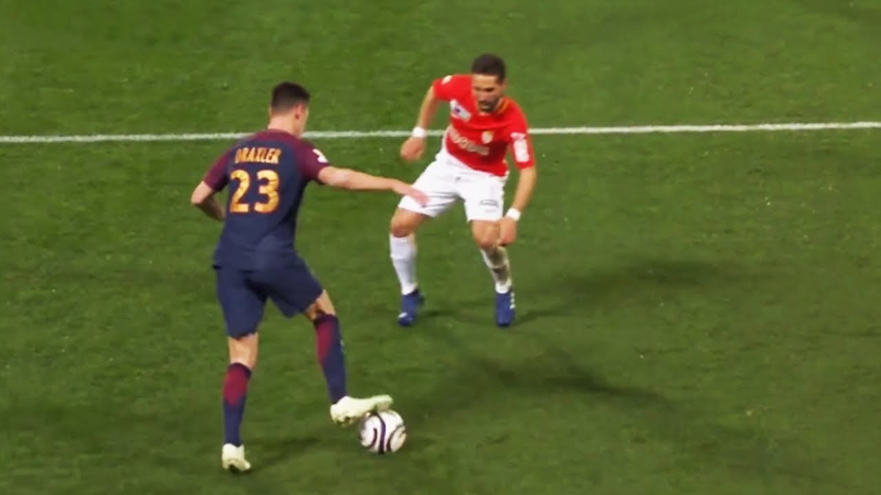 Las Jugadas M&aacute;s Humillantes Del F&uacute;tbol 2018 ● The Most Humiliating Skills In Football