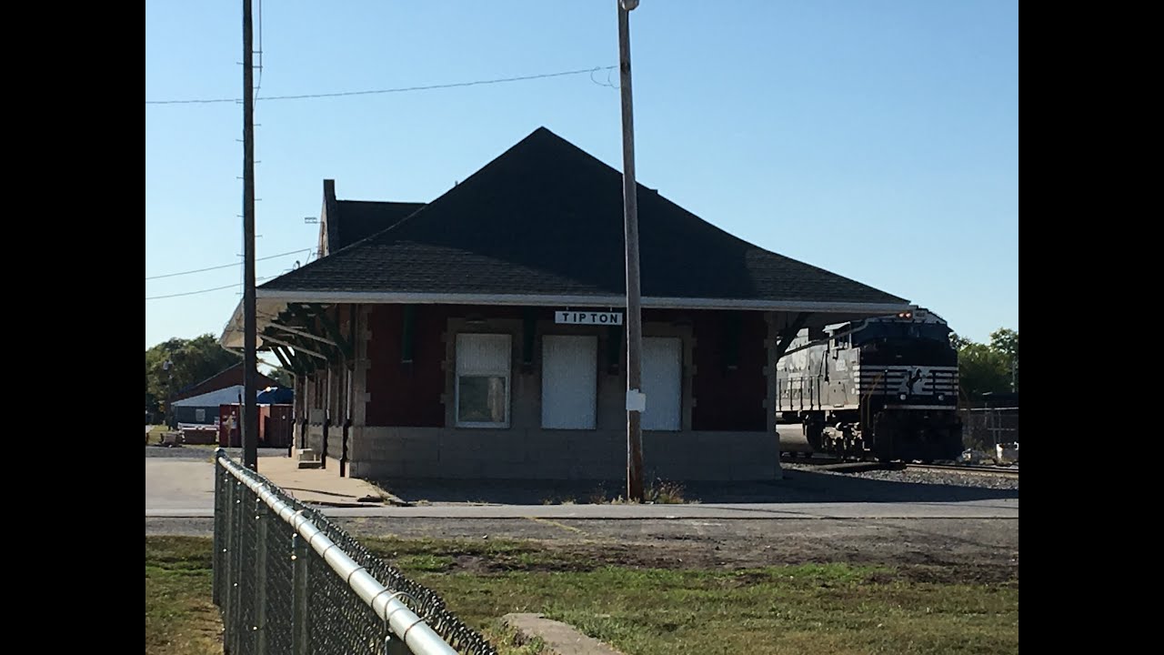 NS Heritage Locomotive Wabash 1070 & NS 1822 at Tipton Depot