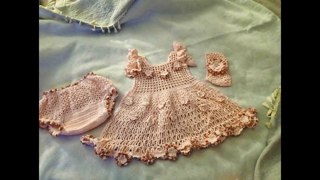 Hermoso Vestido Rosa a Crochet para nin̈a  de 6- meses hasta un an̈o.